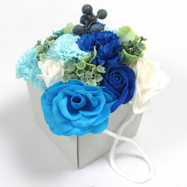 Bouquet Flores Jabón-Rosas Azules y clavel - Imagen 4