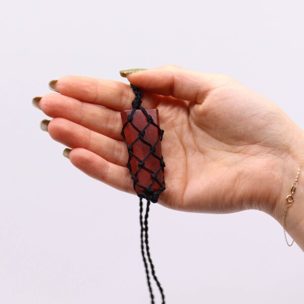 Colgante de punta plana con piedras preciosas entrelazada - Jaspe rojo - Imagen 2
