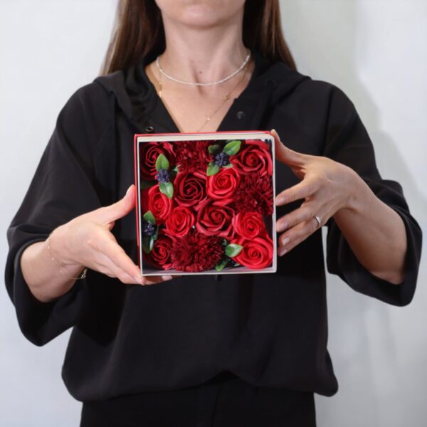 Caja Cuadrada - Rosas Rojas Clásicas - Imagen 5