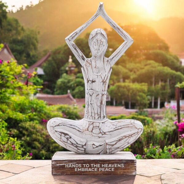 Yoga Mujer de Madera - Encalada - Postura Manos Arriba - Manos al Cielo Abrazan la Paz - Imagen 3