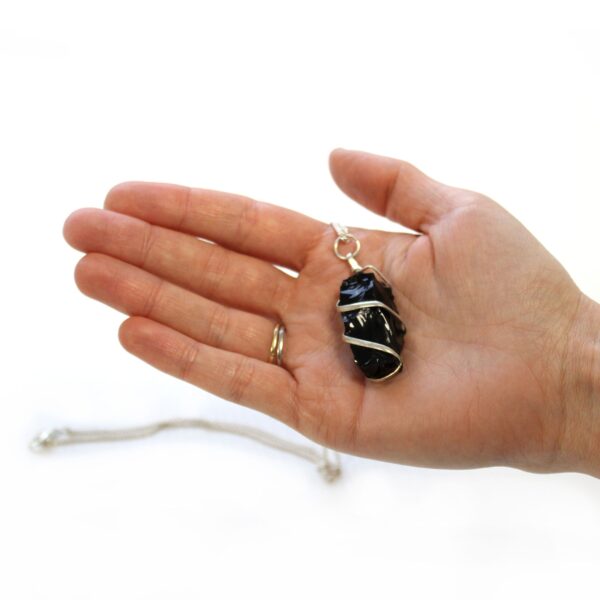 Collar de Piedras Preciosas Envueltas en Cascada - Ónix Negro en bruto - Imagen 4