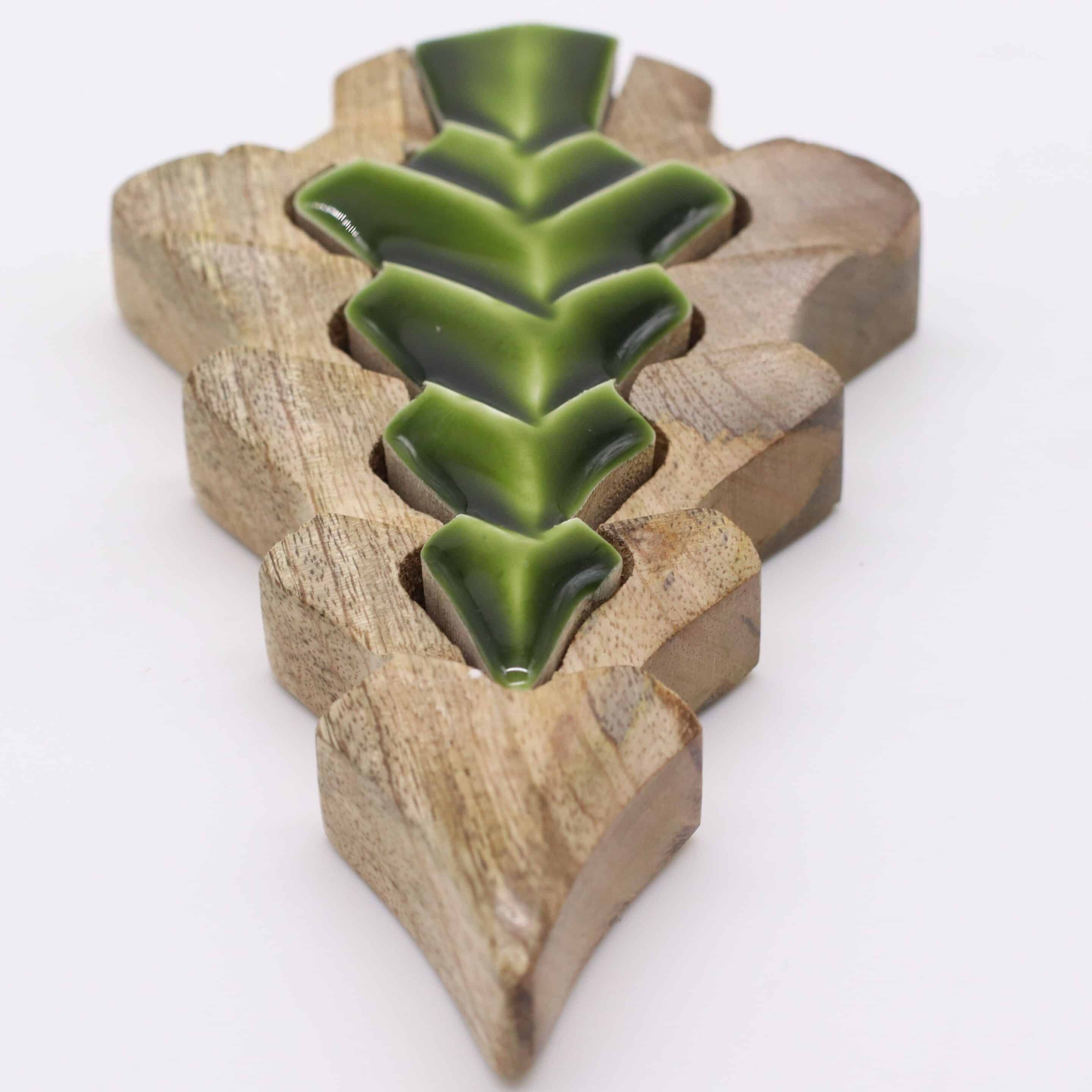 Perdido en el Bosque - Decoración de madera con un pequeño árbol dentro de un árbol - 15x10 cm - Imagen 10