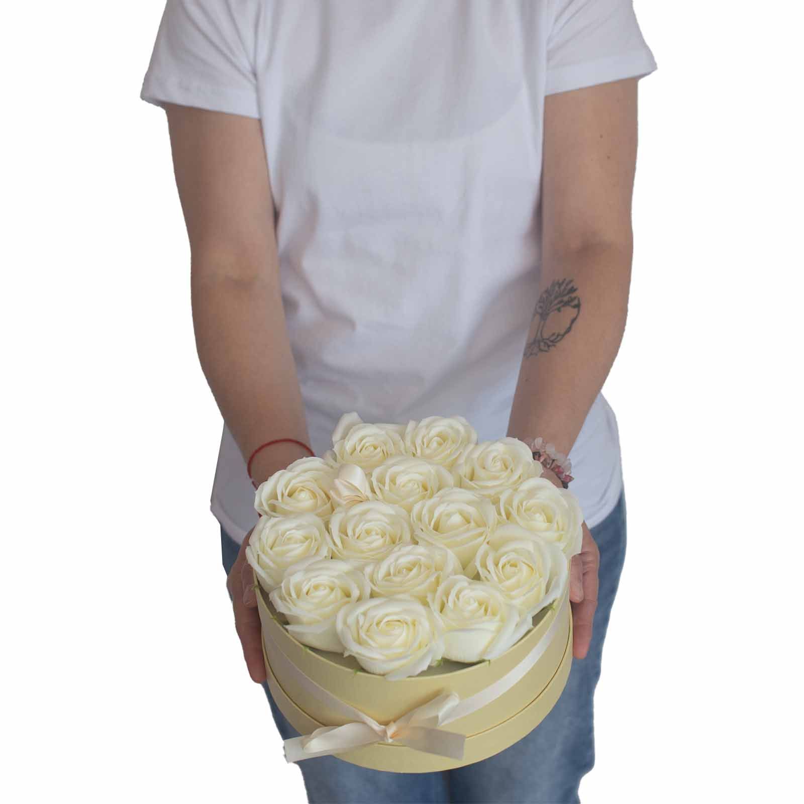Caja de Regalo - Flor de Jabón  9 Rosas Crema - cuadrado - Imagen 9