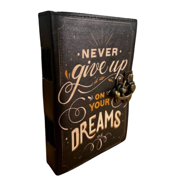 Cuaderno con estampado de cuero – Nunca dejes de perseguir tus sueños - 17.8×12.7 cm - Imagen 2