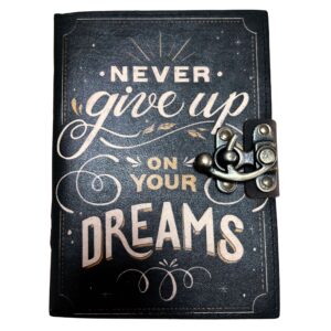 Cuaderno con estampado de cuero – Nunca dejes de perseguir tus sueños - 17.8×12.7 cm