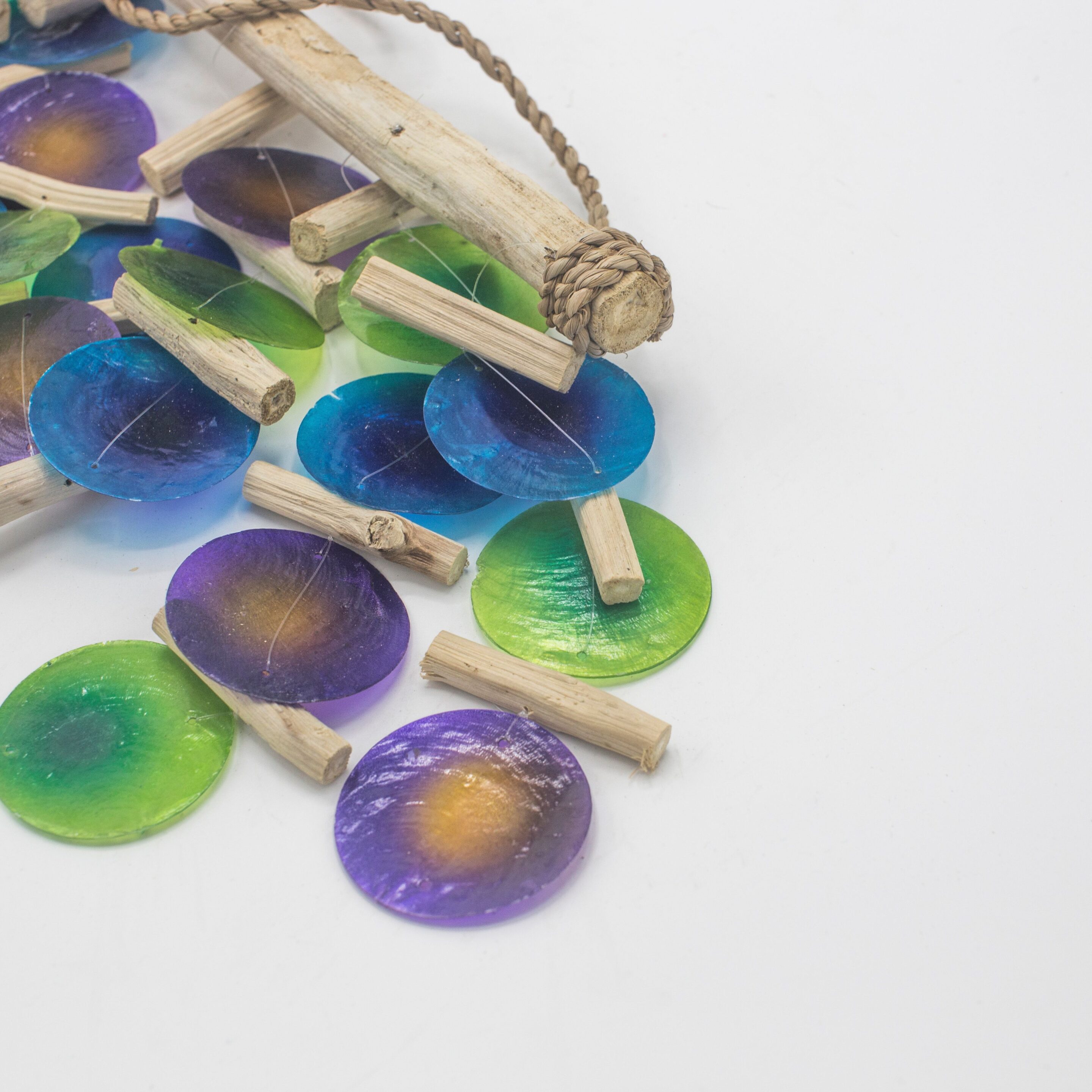 Carillón de madera flotante - Verde y morado - Imagen 3