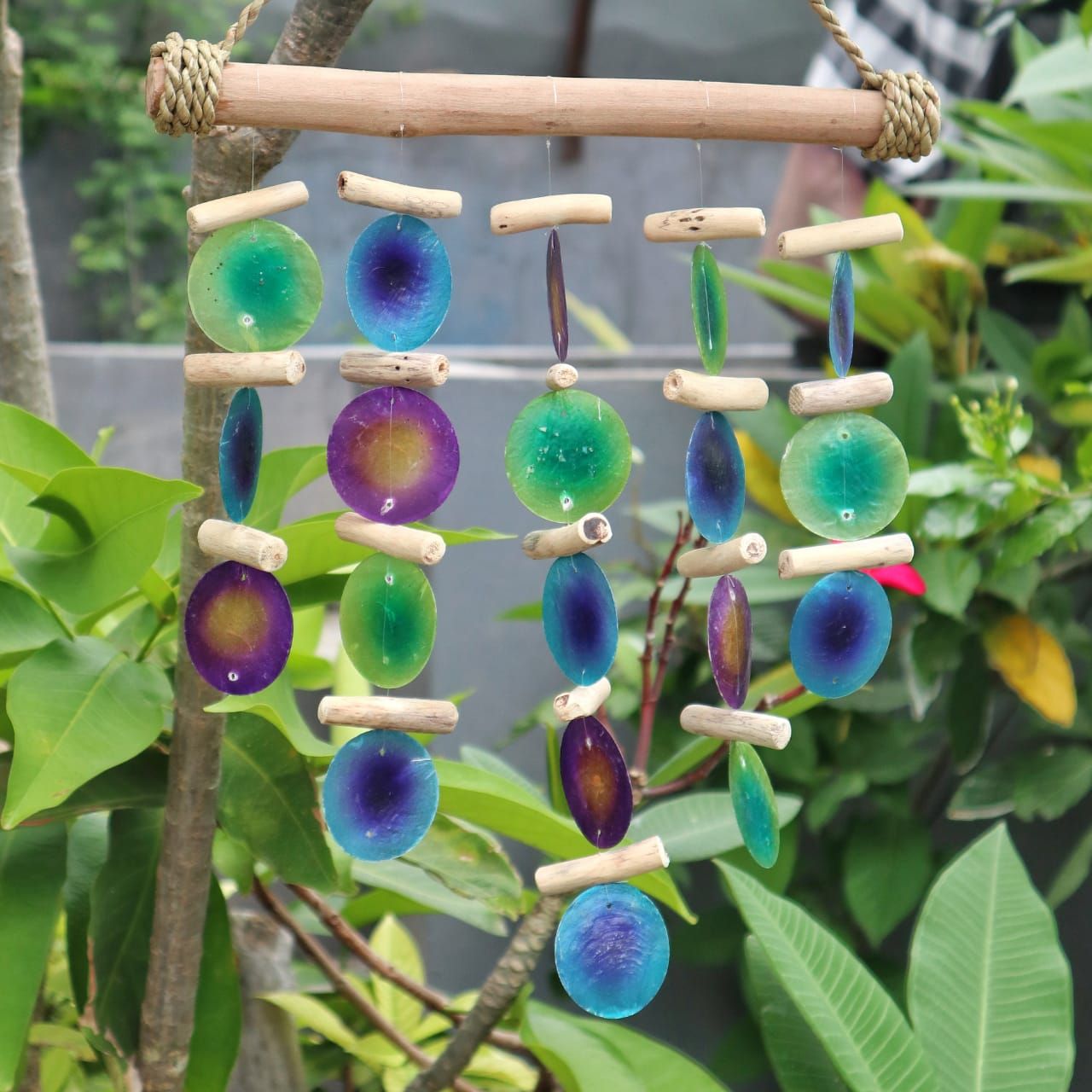 Carillón de madera flotante - Verde y morado - Imagen 4